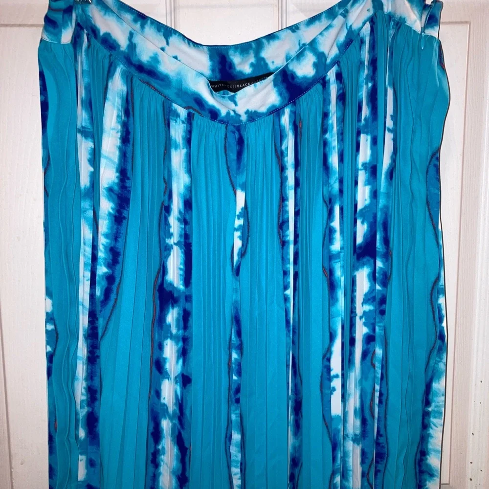 White House/ black market NEW size 16 scuba  blue tie dye skirt